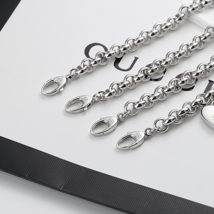 G*u*i bracelets